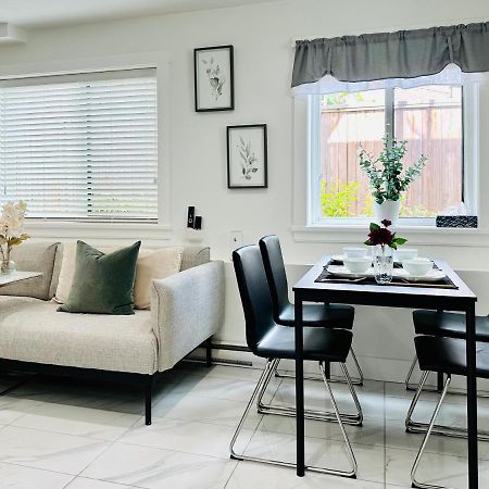 2Br 1.5Ba Full Kitchen Private Guest House - Free Parking - Central Location Vancouver Eksteriør billede