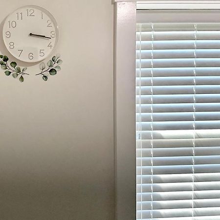 2Br 1.5Ba Full Kitchen Private Guest House - Free Parking - Central Location Vancouver Eksteriør billede