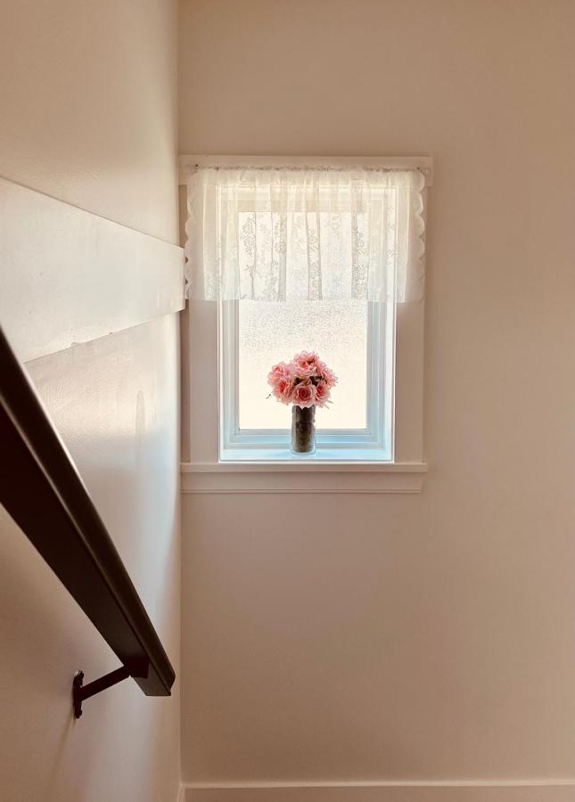 2Br 1.5Ba Full Kitchen Private Guest House - Free Parking - Central Location Vancouver Eksteriør billede