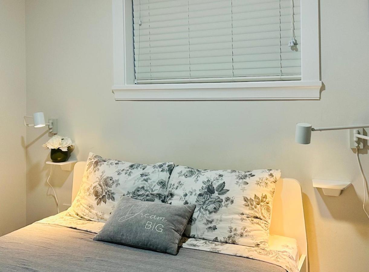 2Br 1.5Ba Full Kitchen Private Guest House - Free Parking - Central Location Vancouver Eksteriør billede