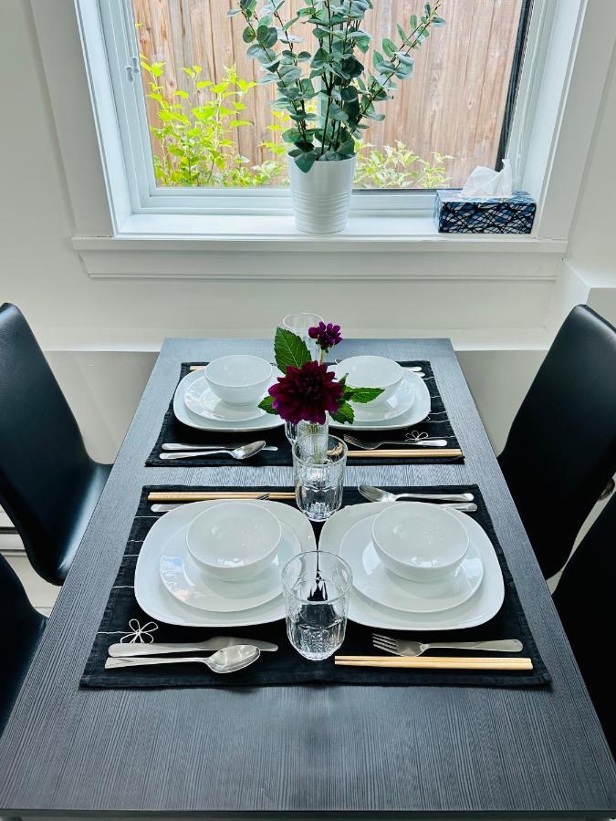 2Br 1.5Ba Full Kitchen Private Guest House - Free Parking - Central Location Vancouver Eksteriør billede