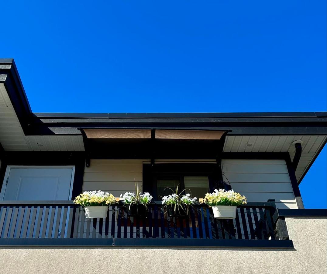 2Br 1.5Ba Full Kitchen Private Guest House - Free Parking - Central Location Vancouver Eksteriør billede