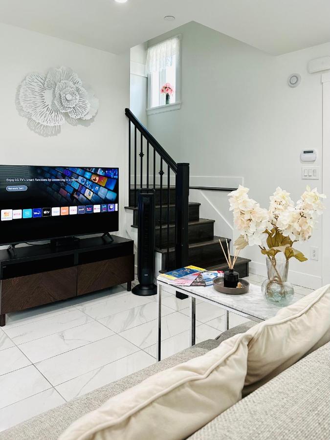 2Br 1.5Ba Full Kitchen Private Guest House - Free Parking - Central Location Vancouver Eksteriør billede