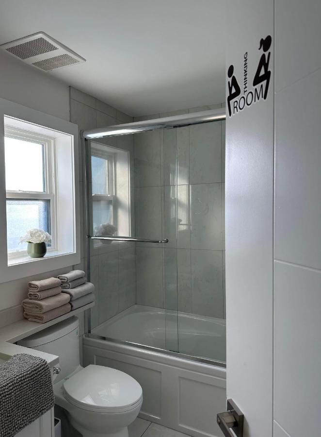 2Br 1.5Ba Full Kitchen Private Guest House - Free Parking - Central Location Vancouver Eksteriør billede