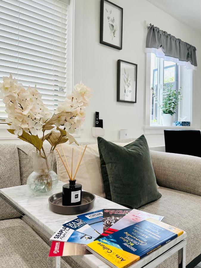 2Br 1.5Ba Full Kitchen Private Guest House - Free Parking - Central Location Vancouver Eksteriør billede